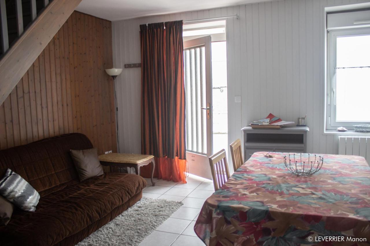 Logis Des Chouans Apartment Les Landes-Genusson Exterior photo